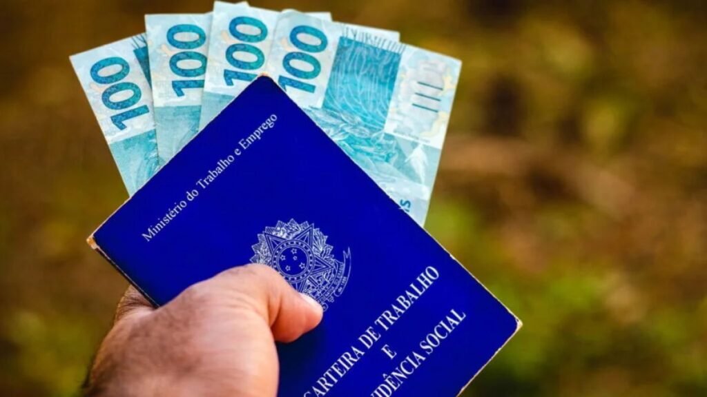 Adeus à idade mínima: nova lei aprovada muda regras do INSS e beneficia trabalhadores com carteira assinada