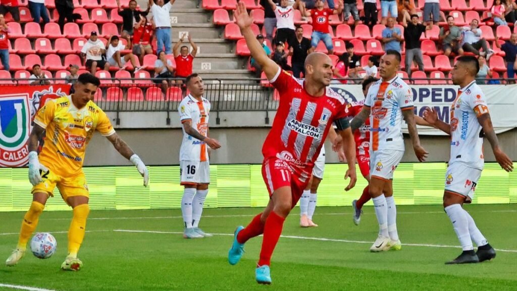 Unión La Calera venció a Cobresal y alcanzó a O'Higgins en la cima de la Liga de Primera